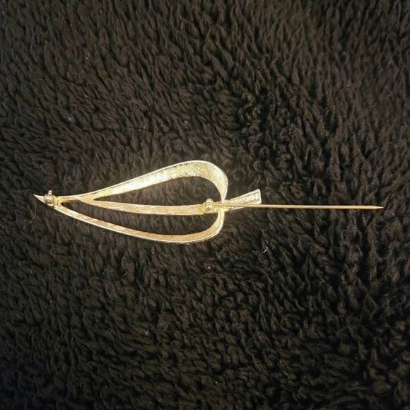 Sarah Coventry Signed Gold Tone Leaf Brooch - Picture 4 of 4